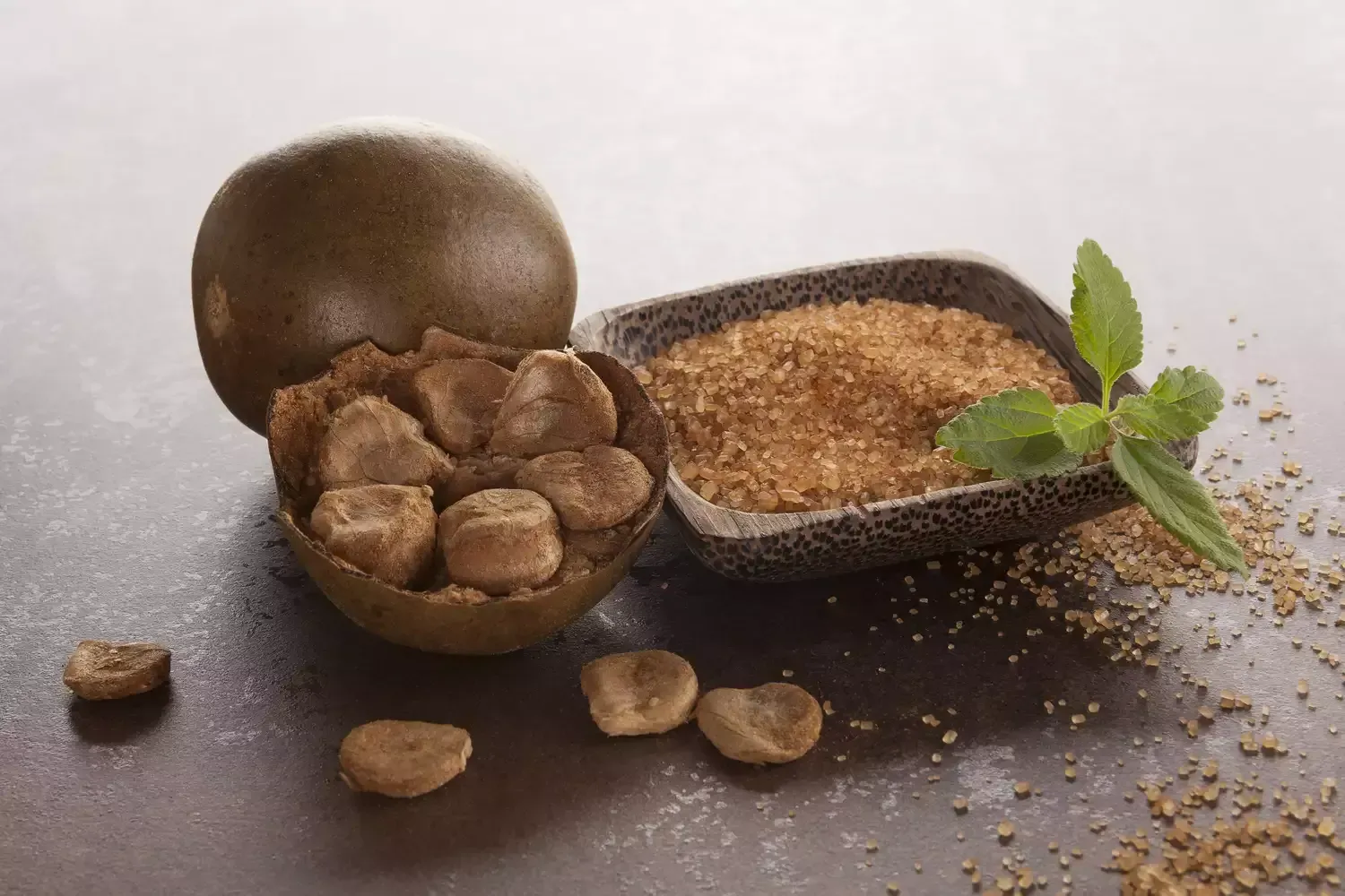 image of a monk fruit, whole and opened