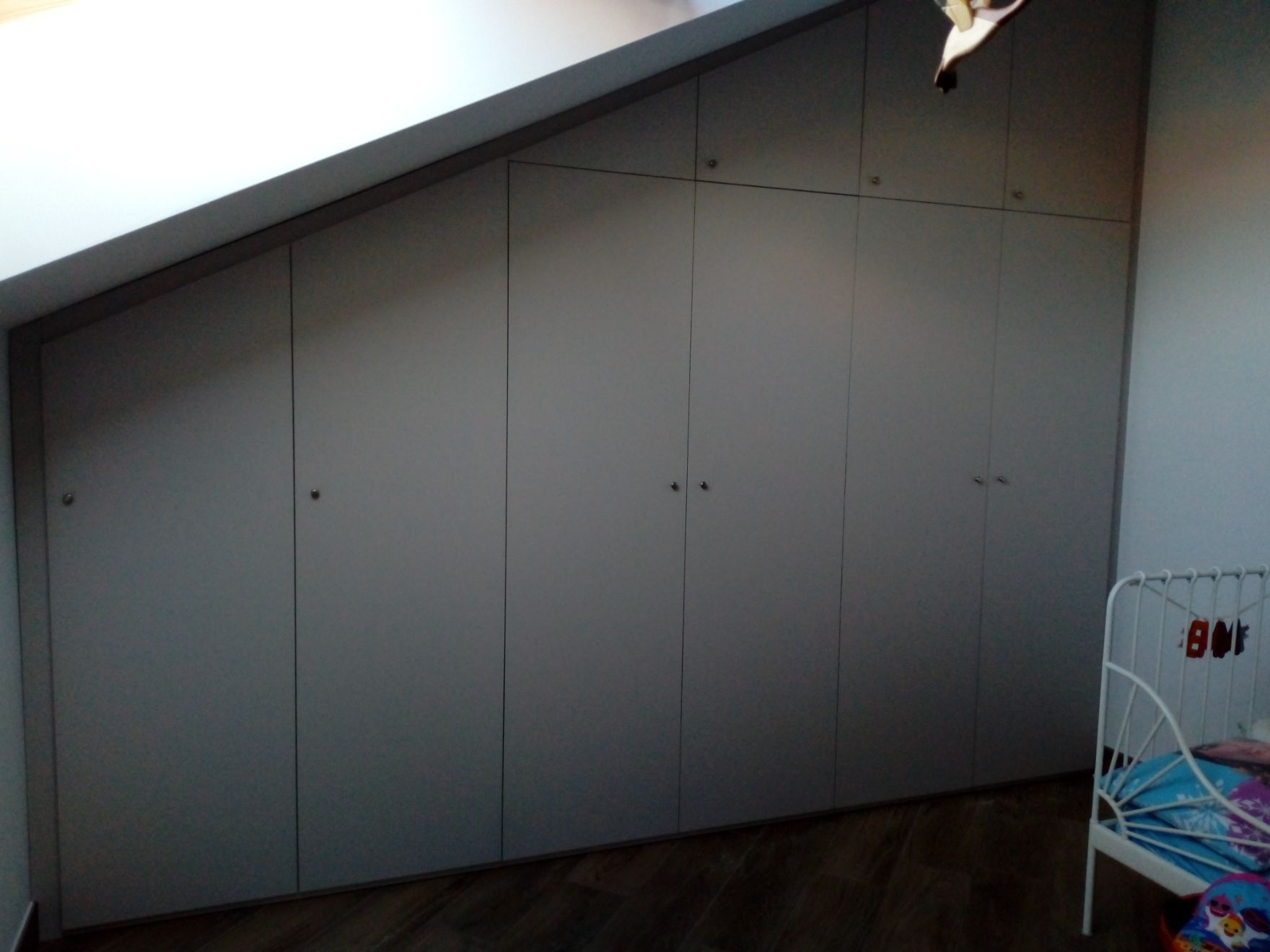 armadio a muro per mansarda