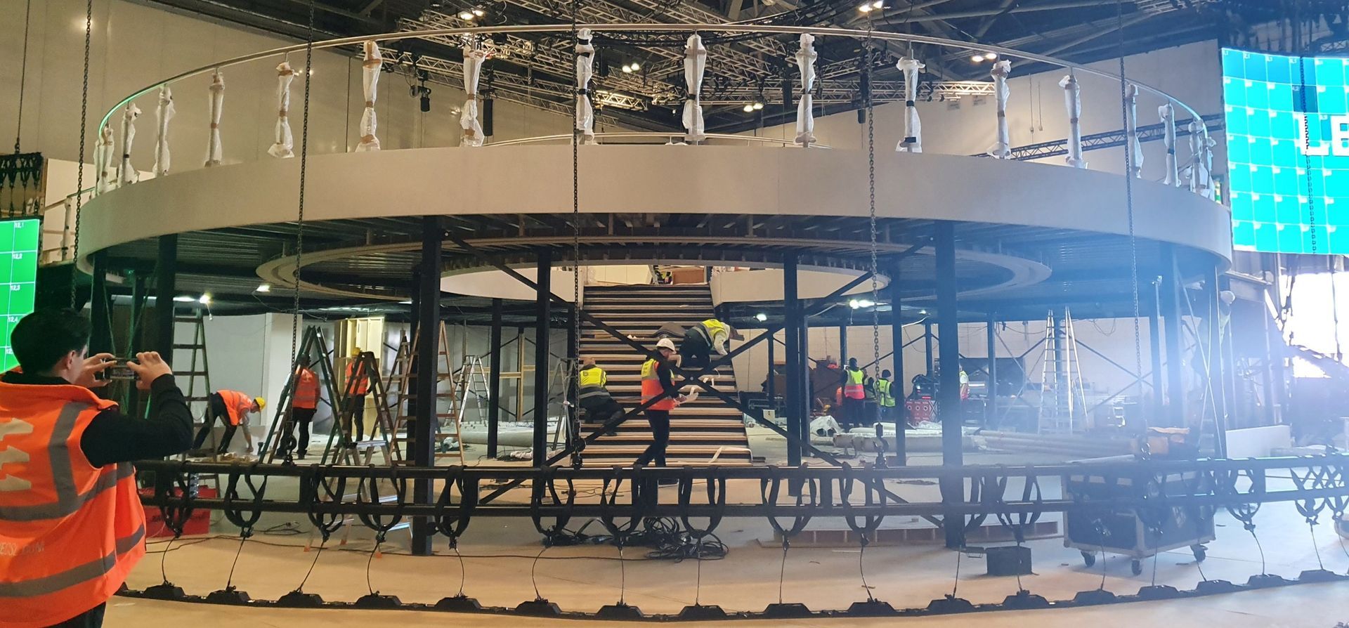 The Evolve team on-site at London's ExCel Centre rebuilding a steel framework double-deck for the second year running. All the parts were stored locally and re-used for subsequent years. 