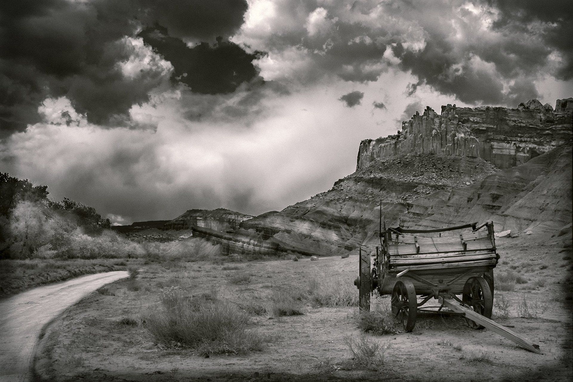 Old Wagon & Road Capitol Reef UT