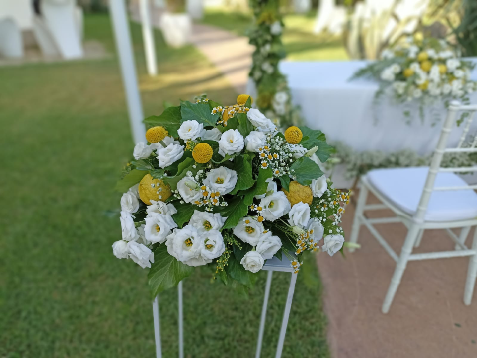 Composizioni nuziali di fiori freschi