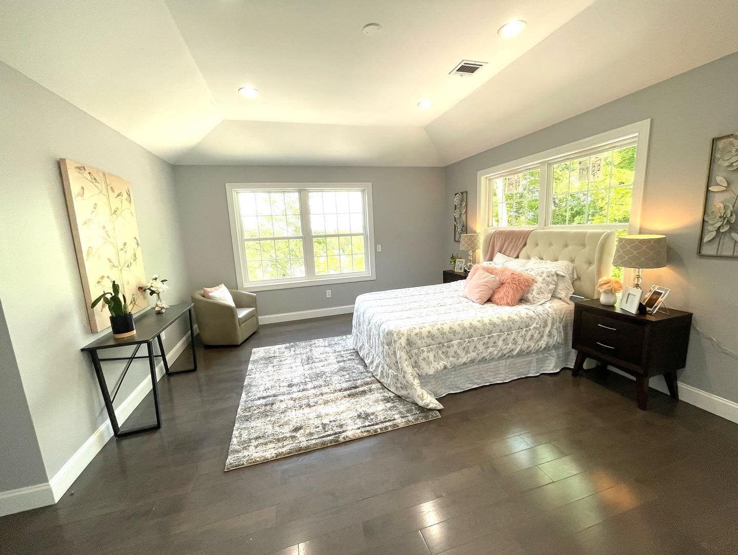 BEDROOM INTERIOR DECORATING