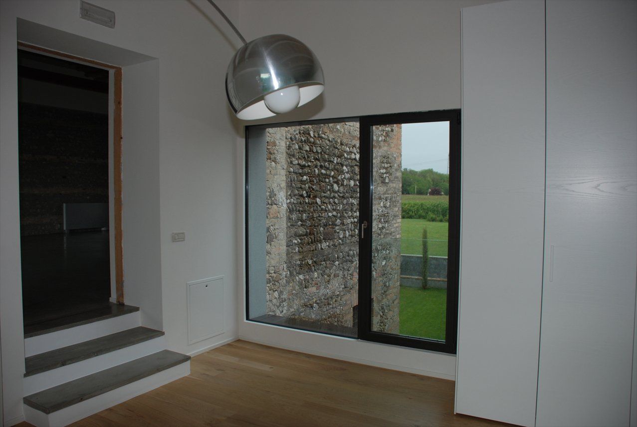 casa con serramento in ferro