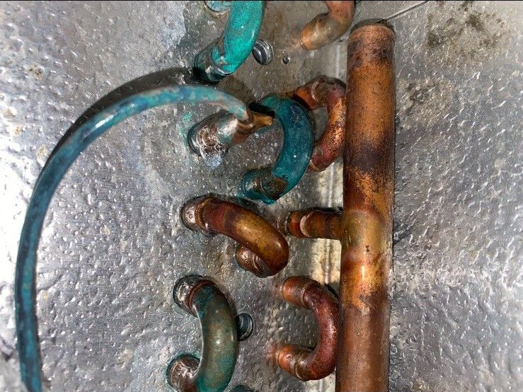 Copper Pipes with Blue-green Corrosion – Refrigeration & Air Conditioning in Newcastle, NSW