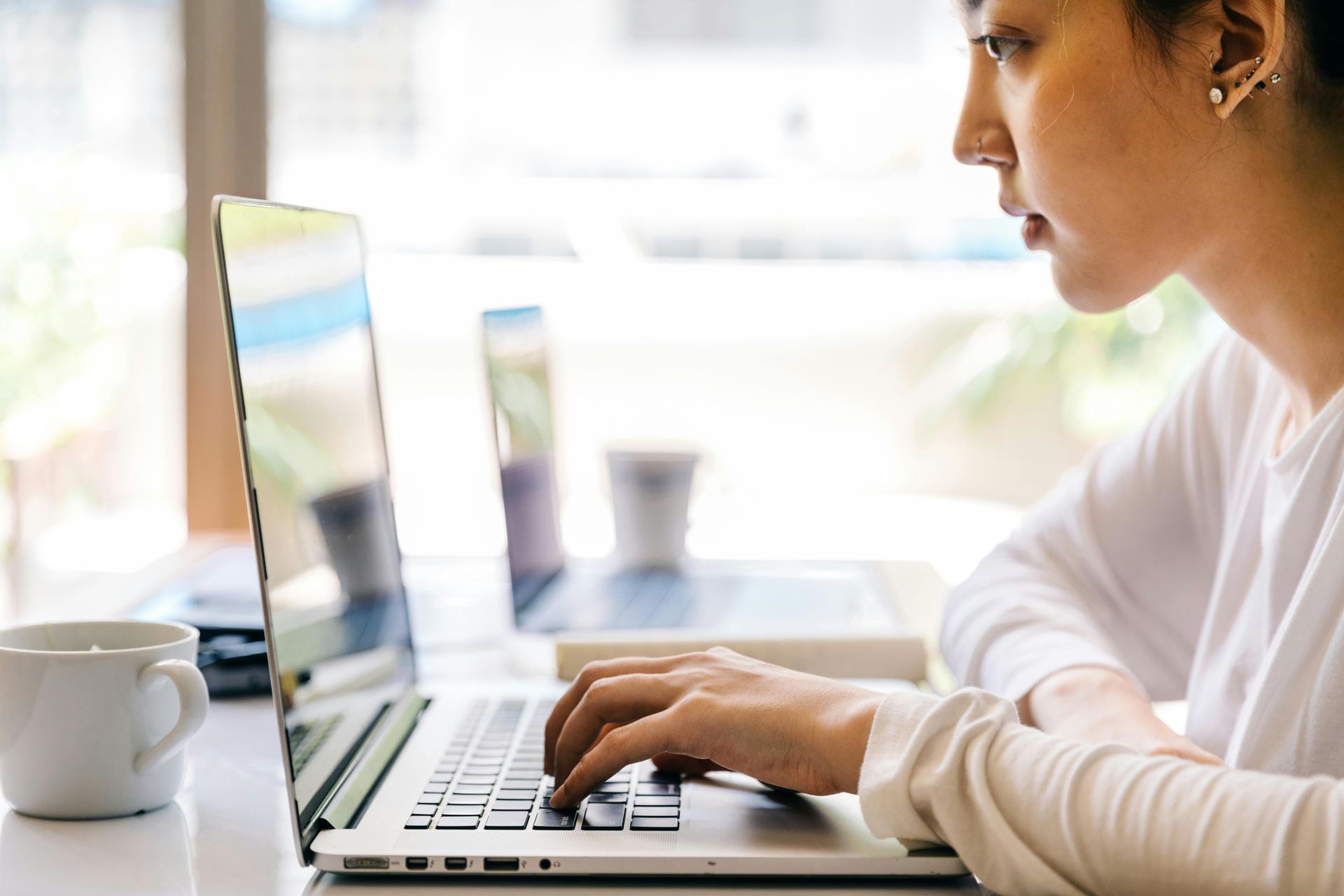 client looking attentive at the computer screen