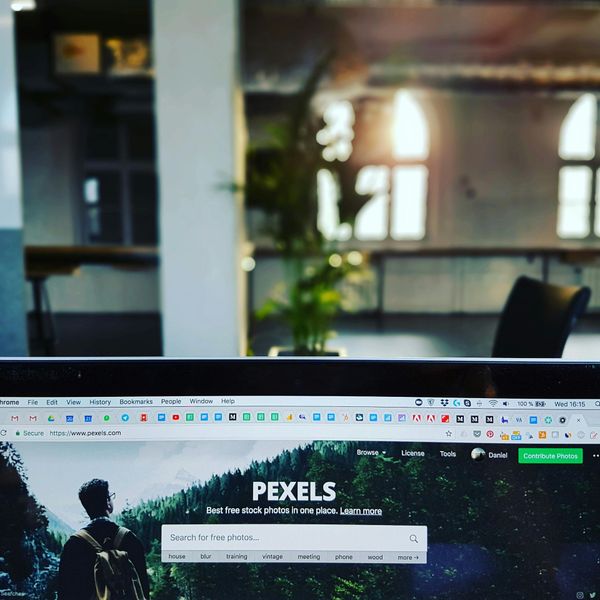 A computer screen is open to the pexels website