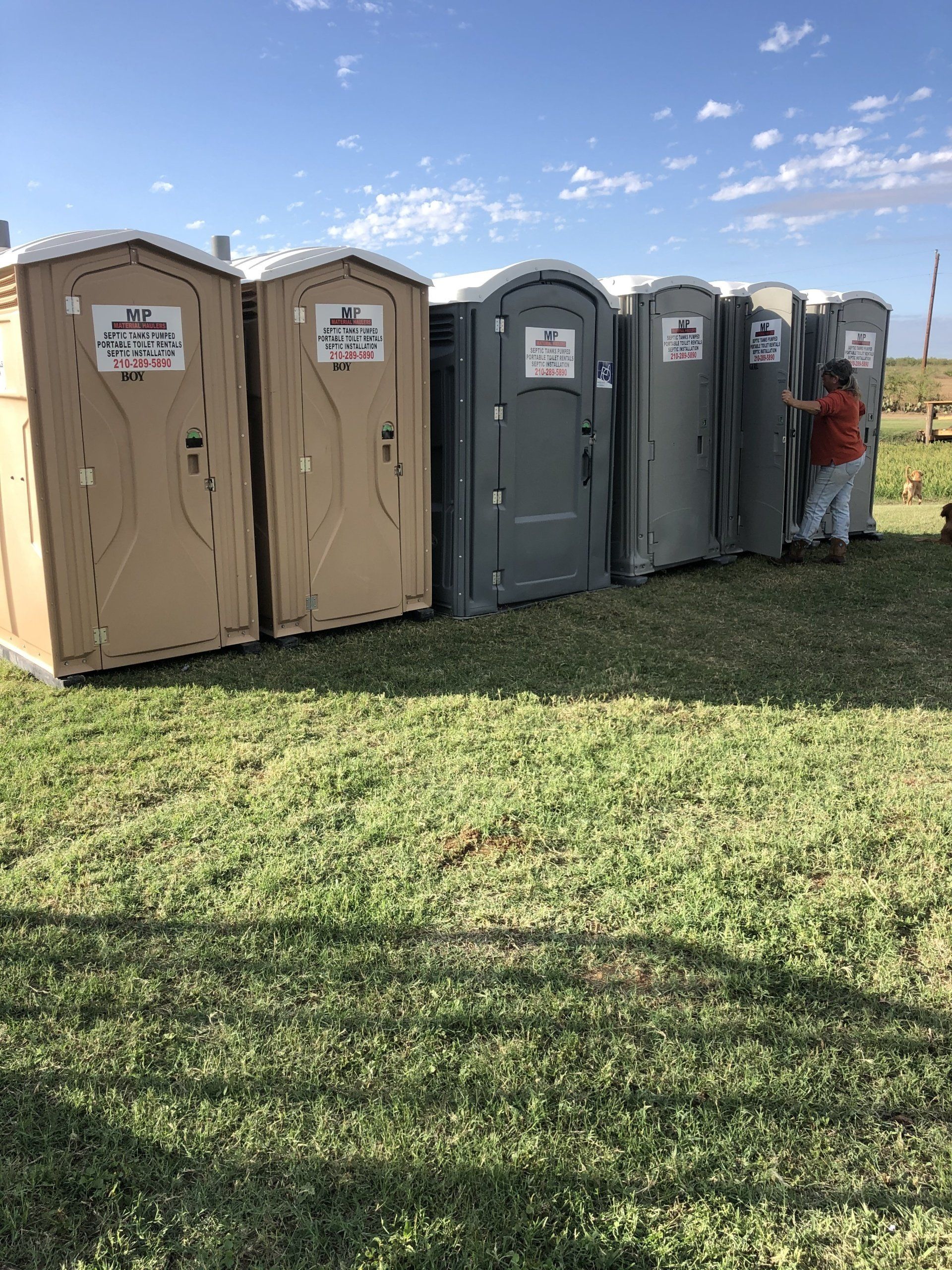 Portable Toilet Rentals in Devine, TX