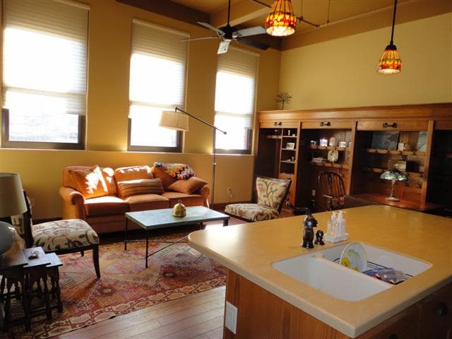 519-Owen-Living-Area