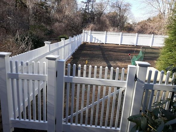 Vinyl and Wood Fencing - Accurate Fence in Falmouth MA