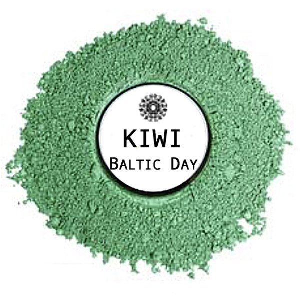 A pile of green powder with a kiwi baltic day logo on it.