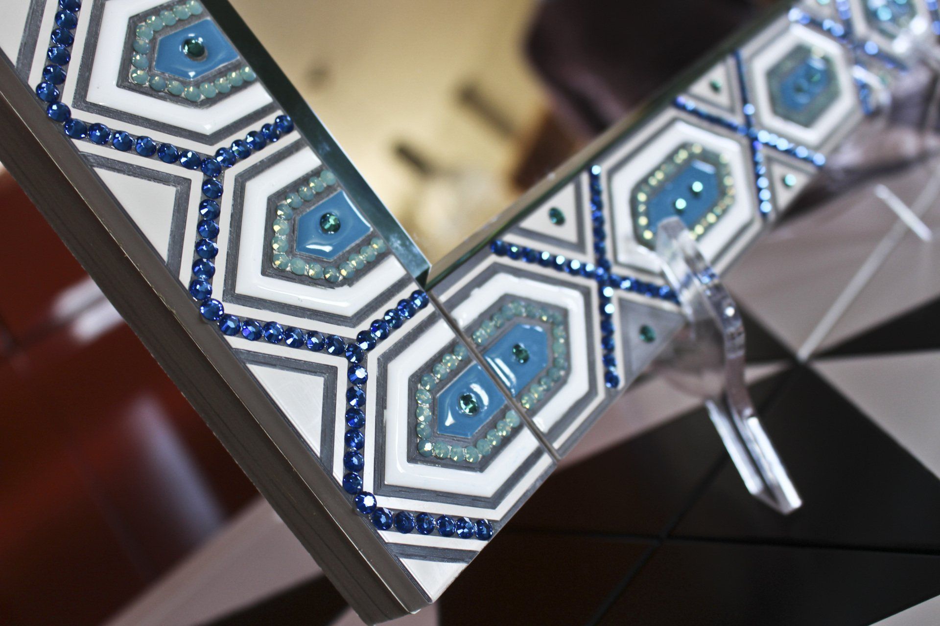 specchiere con piastrelle di ABS