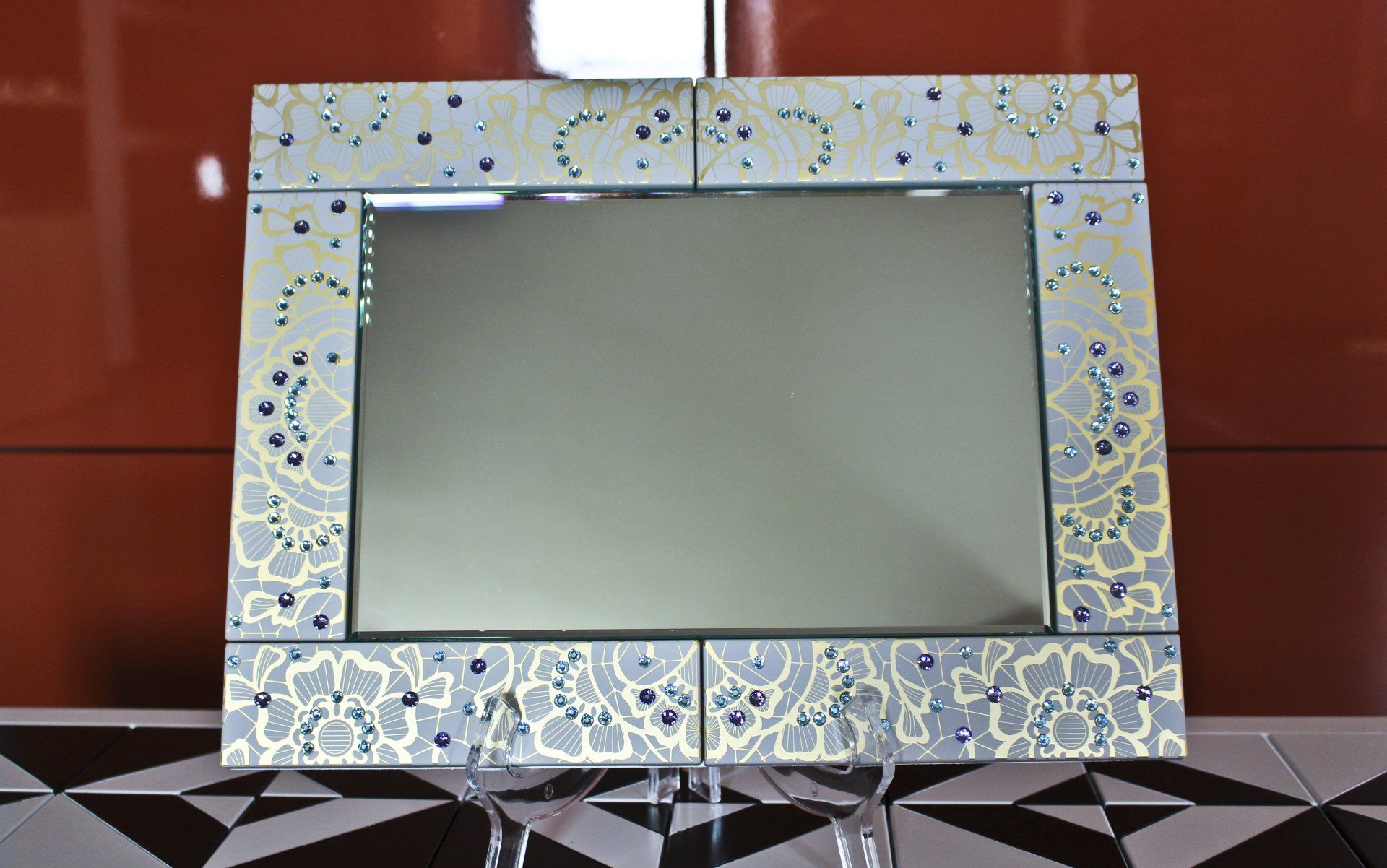 specchiere con piastrelle di ABS