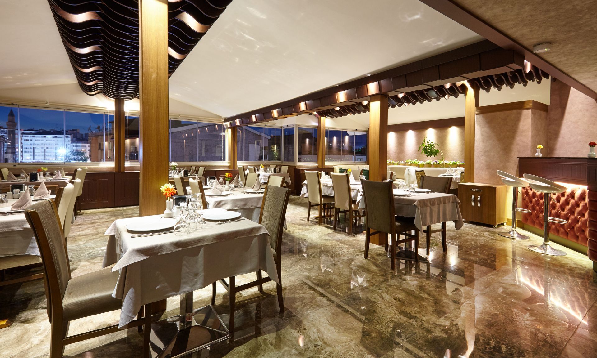 Buruciye Otel Restoranı – Şık atmosfer, lezzetli menüler ve keyifli yemek deneyimi