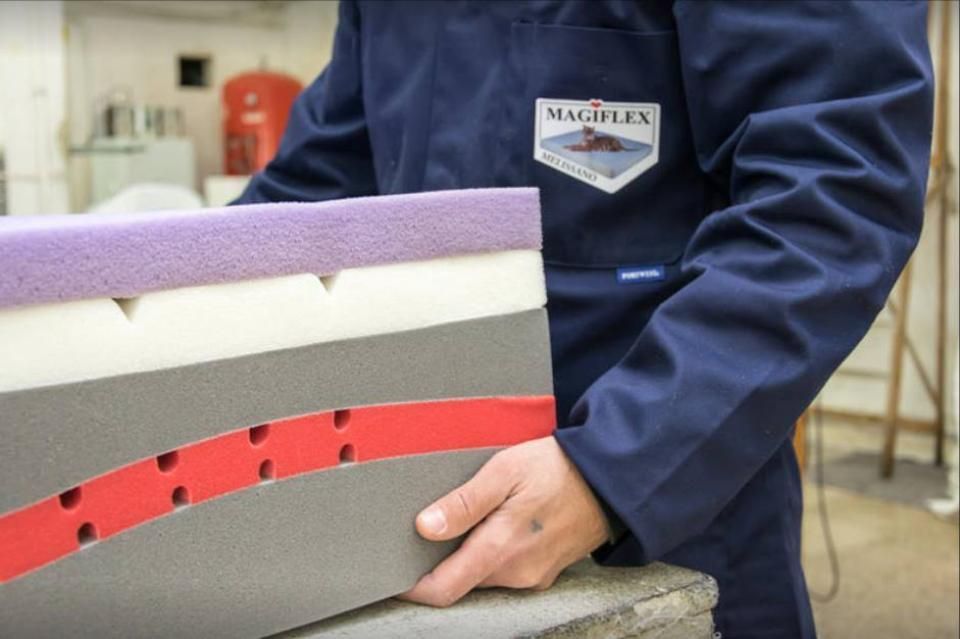 produzione della fabbrica di materassi a Melissano