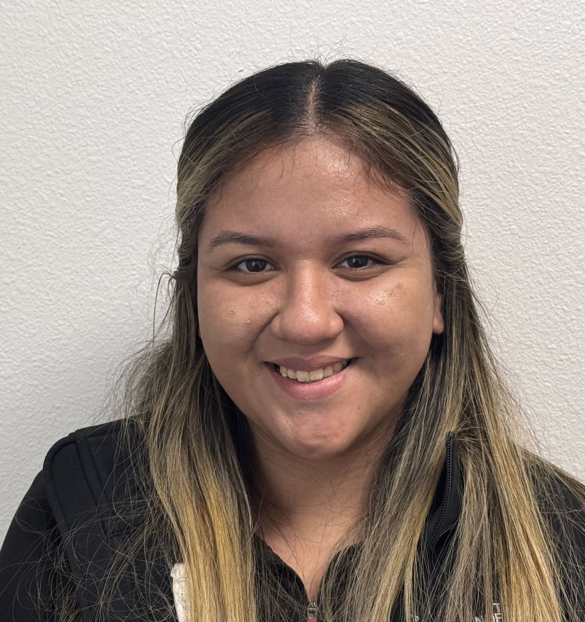 Alejandra Dedios
Front Desk