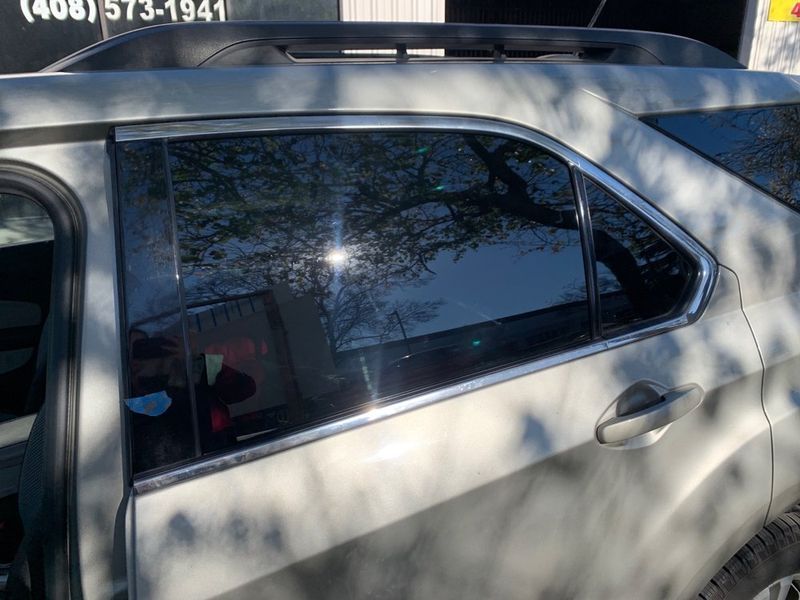 Suv side window with dark tint