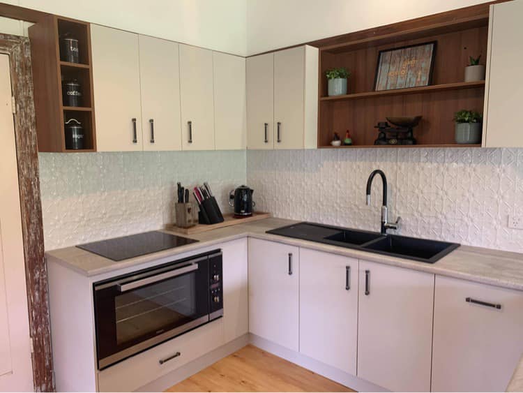 Renovated Modern Kitchen — Cabinet Makers In Tamworth, NSW