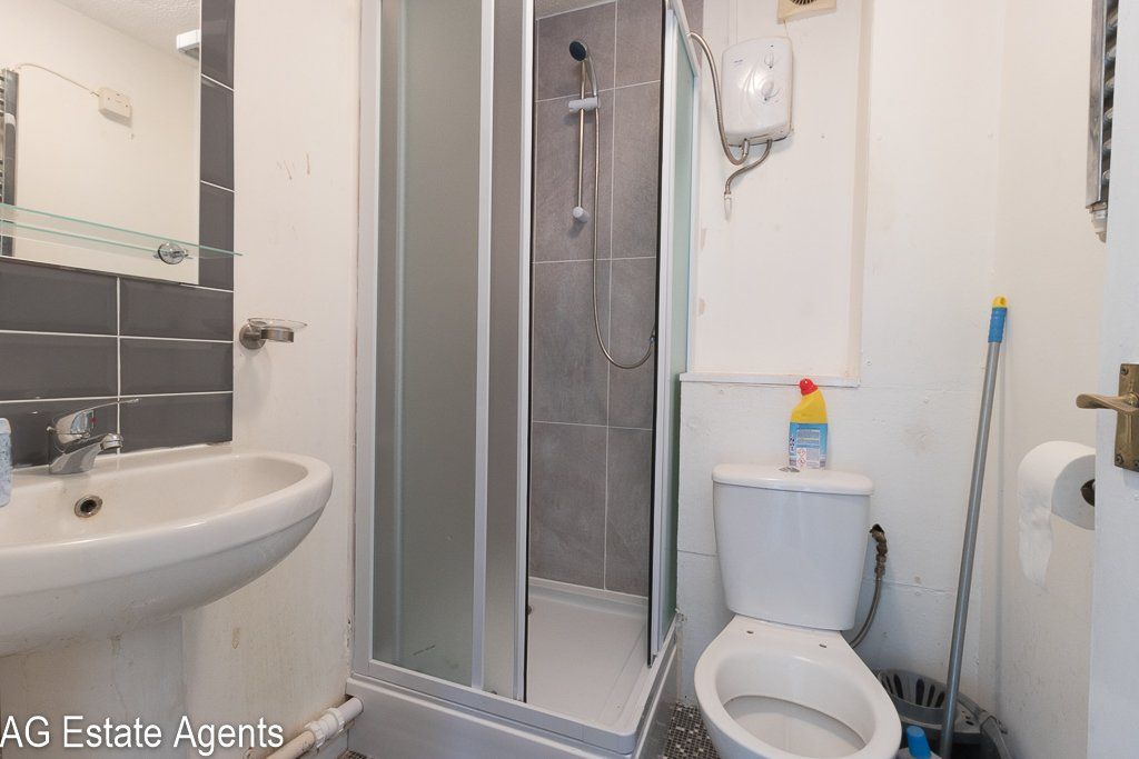 Brocket Court, Vincent Rd, Luton, LU4 9BD To Let AG Estate Agents