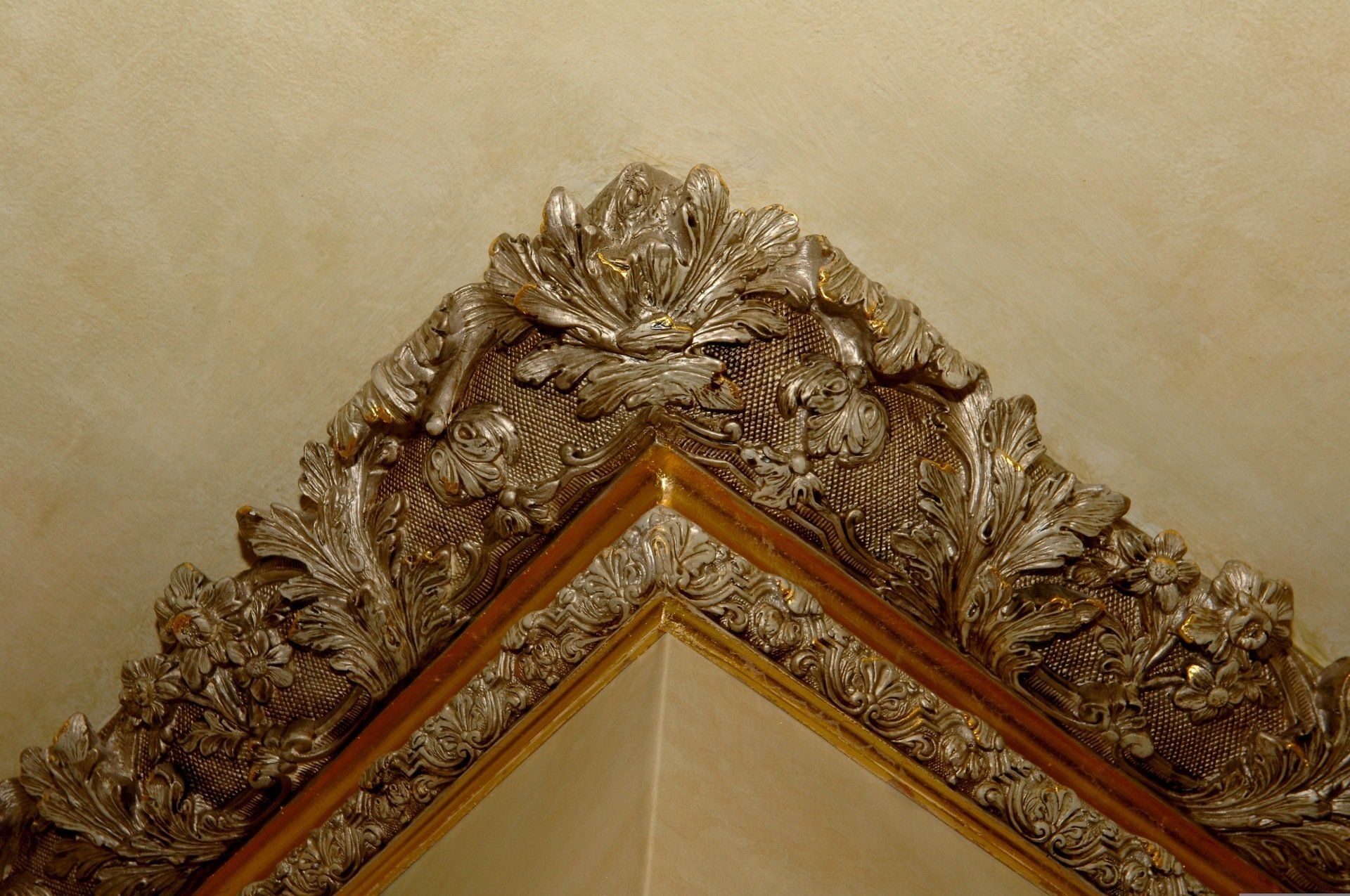 A picture frame with a floral design on it