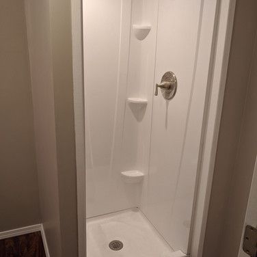 Shower Room — Bridgeton, MO — A+B Acquisitions