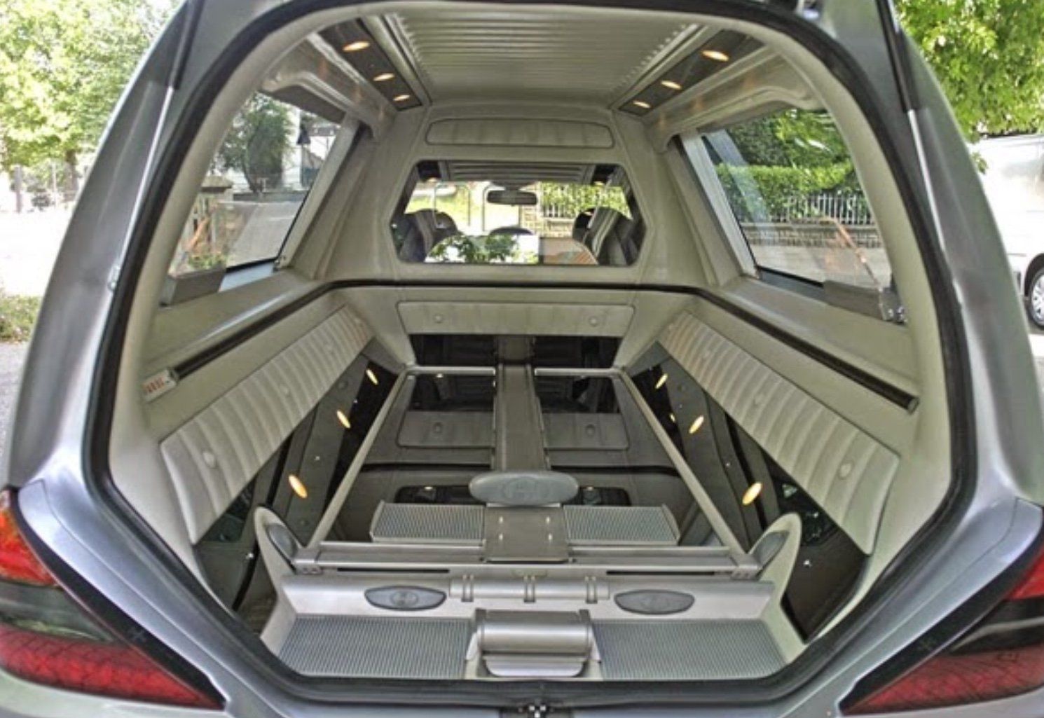 interno carro funebre