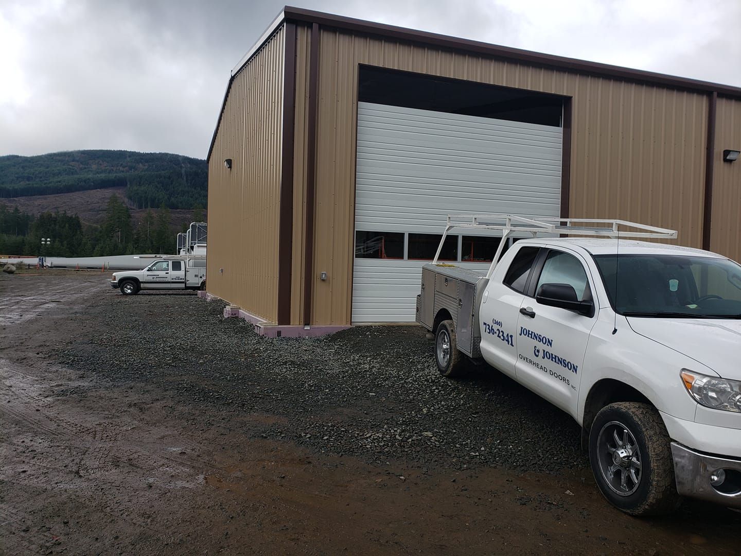 Large outbuilding garage door installation in Chehalis, WA performed by Johnson & Johnson Overhead Door INC