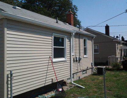 Siding 8n Monroe Michigan