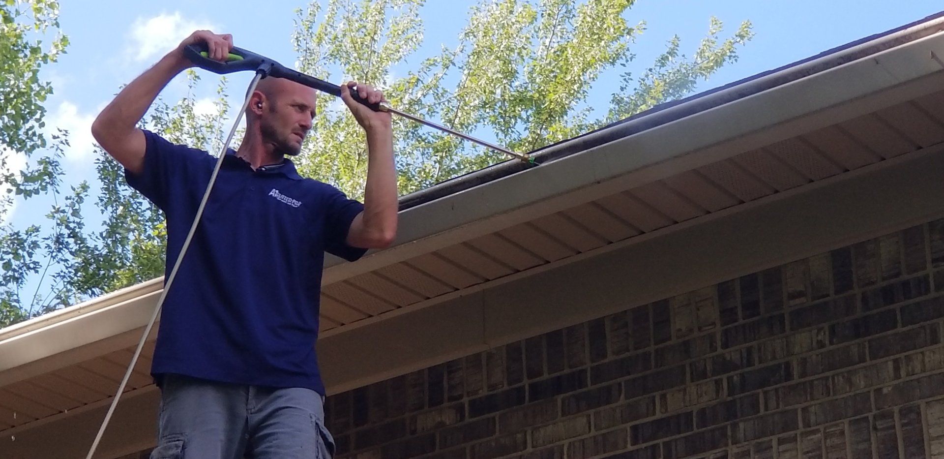 Power washing gutter helmets