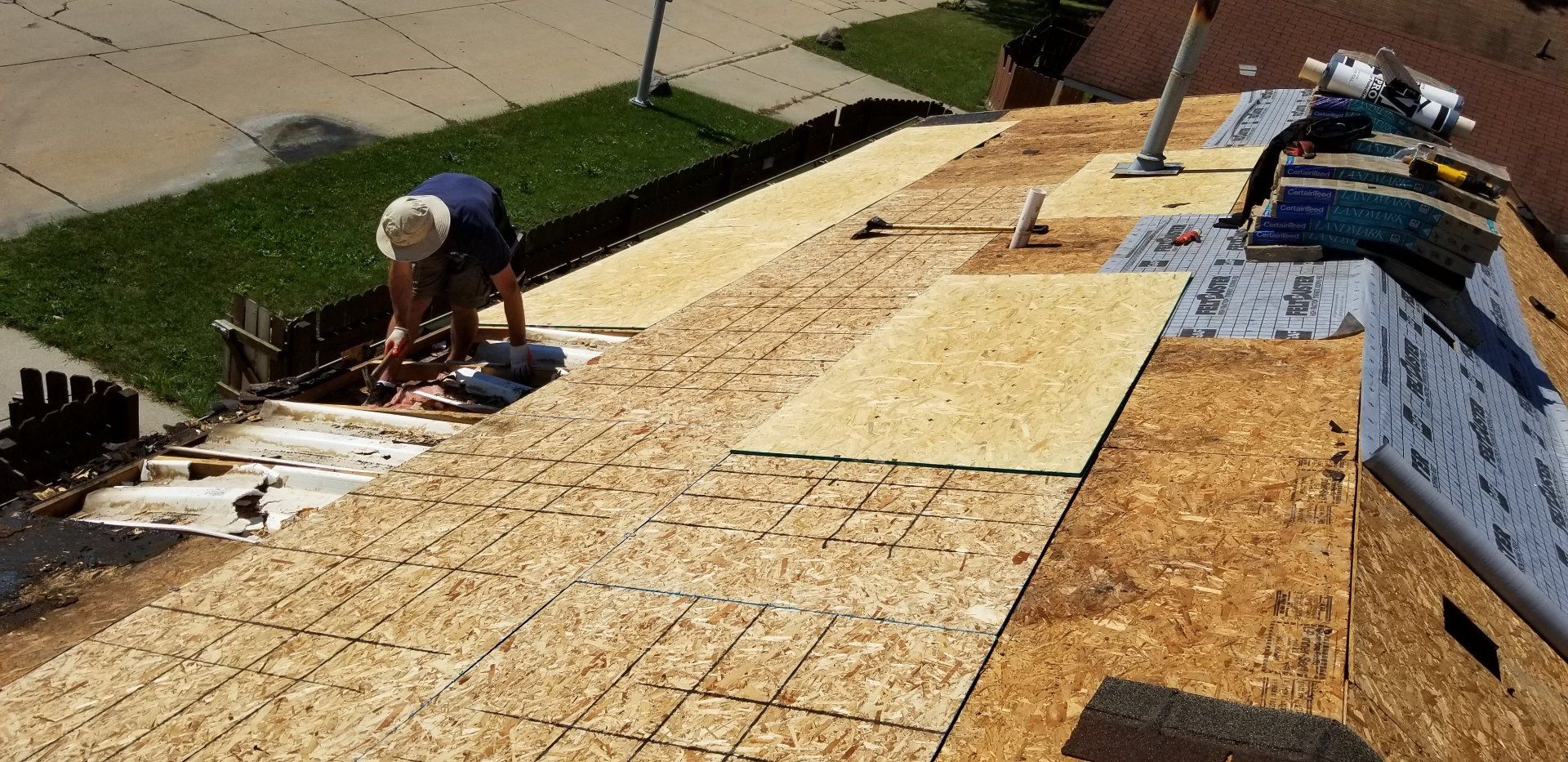 Roofing in Carleton Michigan