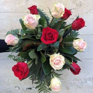 Romantic Roses - Court Florist