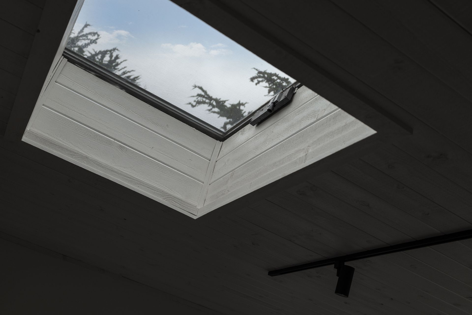 A large building is being built with scaffolding around it.