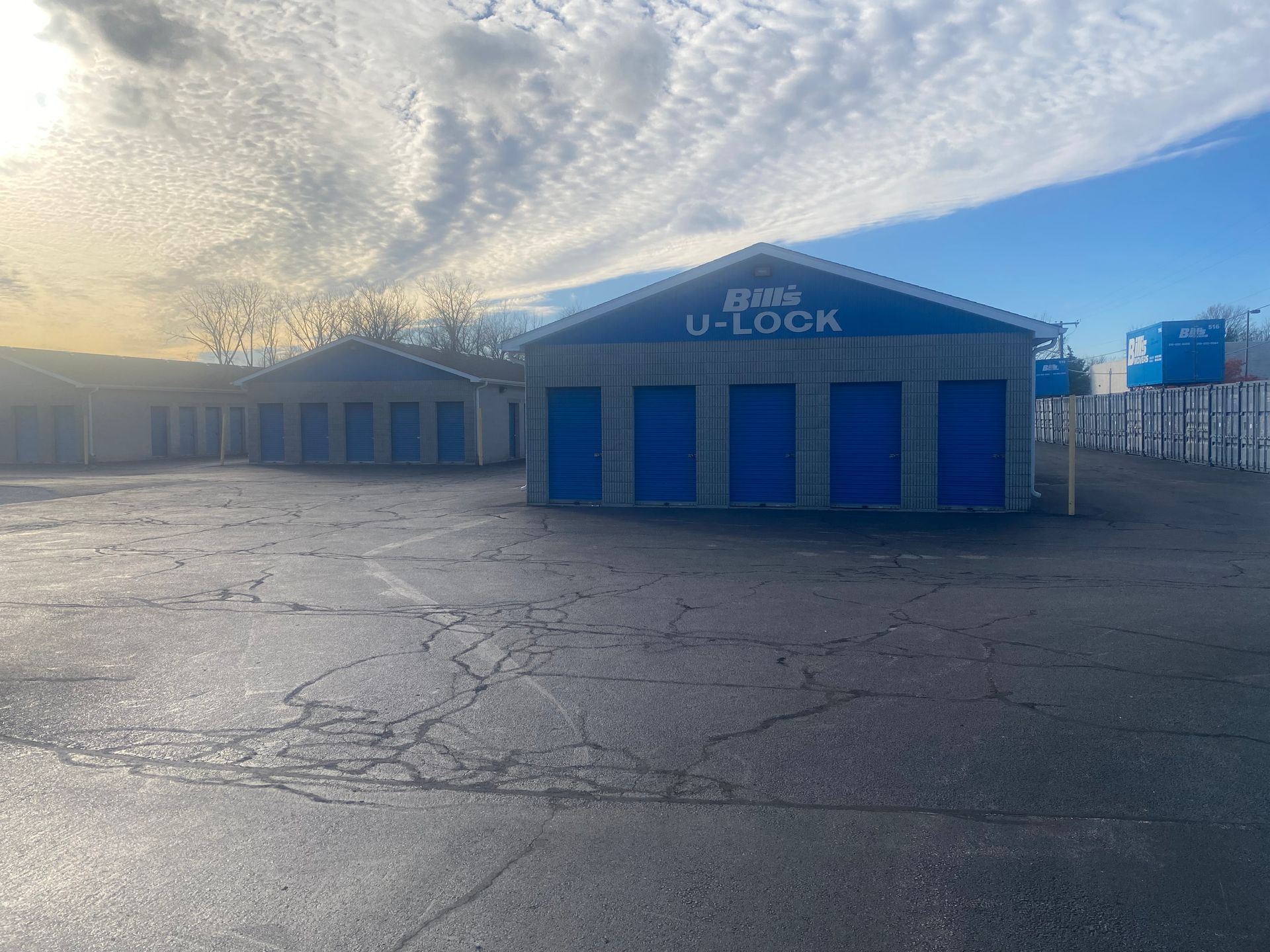 Items on Storage Unit — Highland, IN — Bill's Movers & U-Lock Storage
