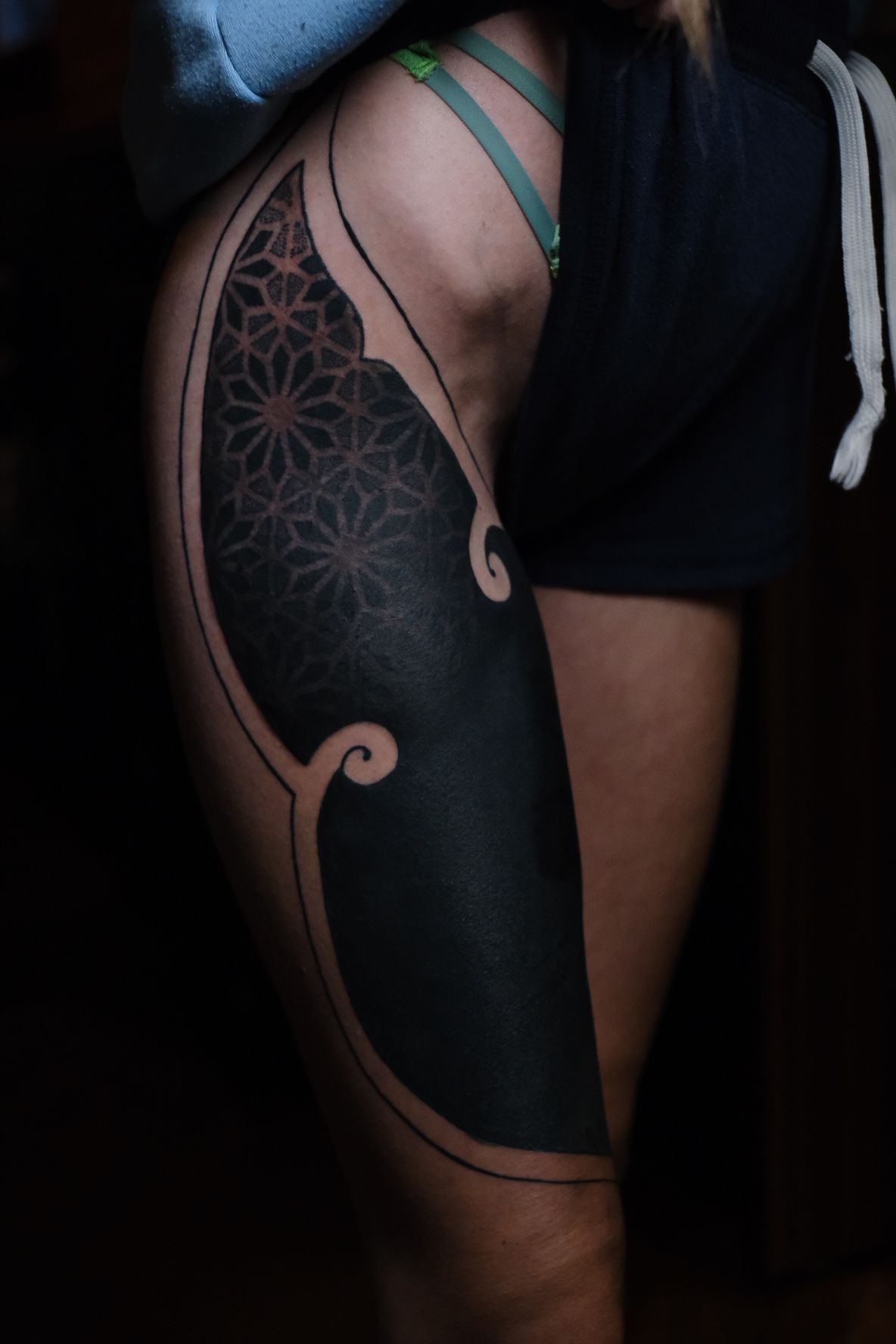 Thigh tattoo black geometric