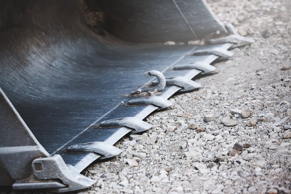 Earth Mover — Greg Thompson Earthmoving in Pink Lily, QLD