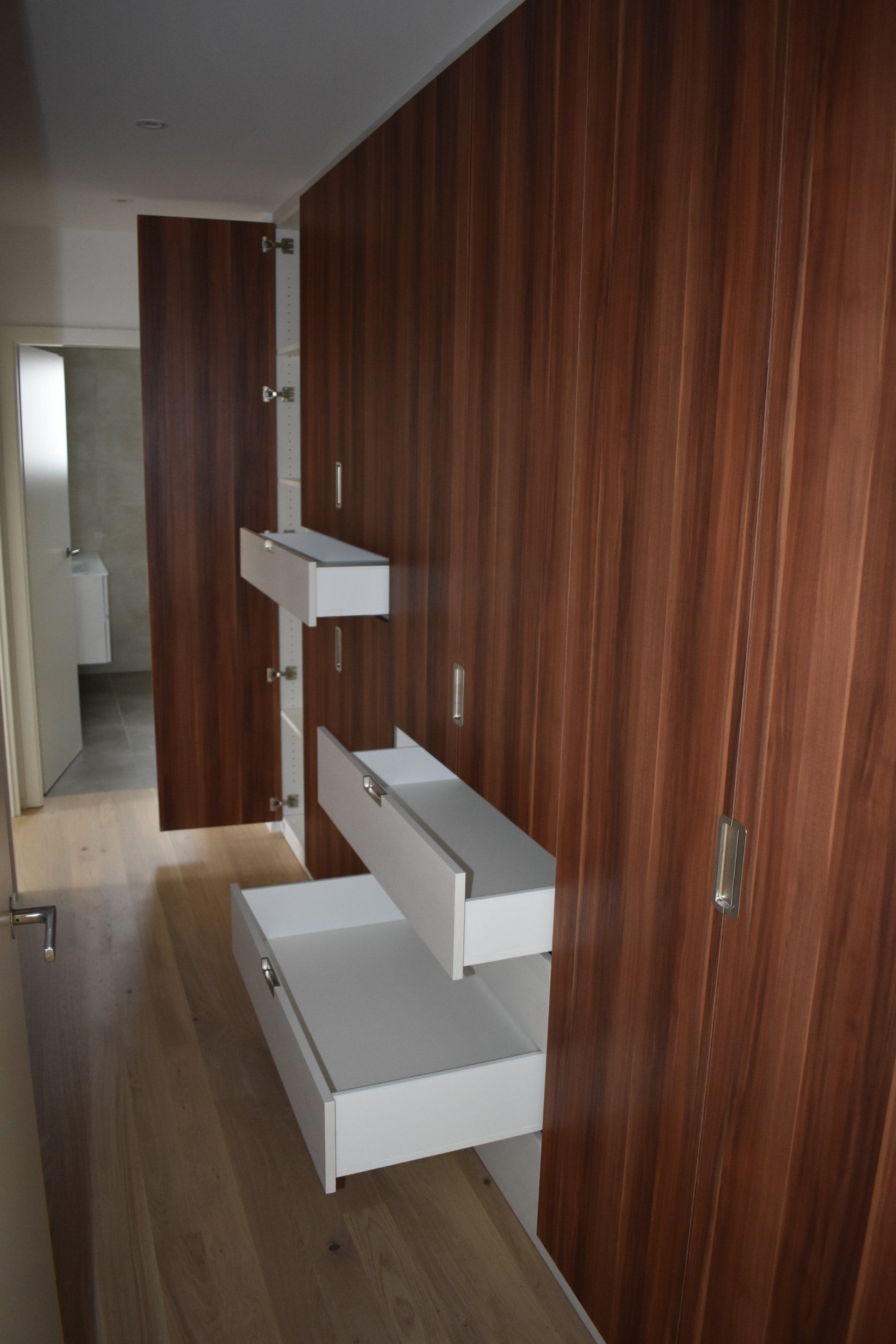 armoire menuiserie luquiens