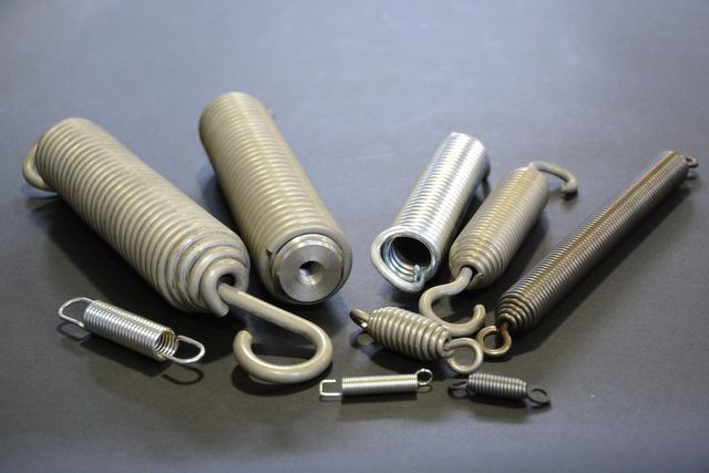 vendita di molle a trazione con ganci 