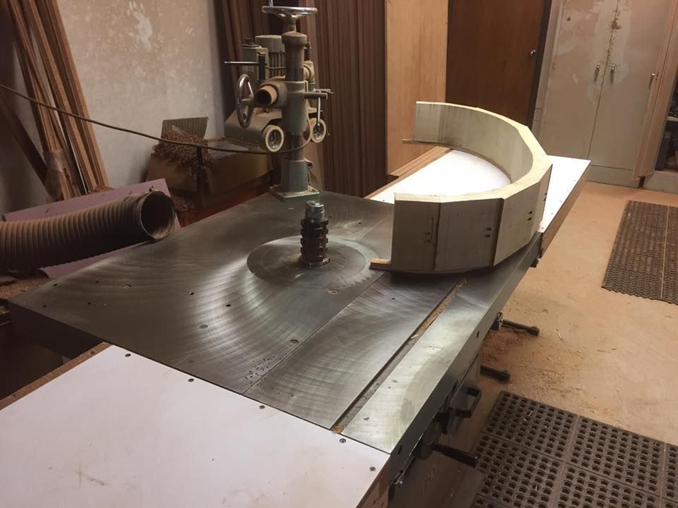 A machine is sitting on top of a table in a room.