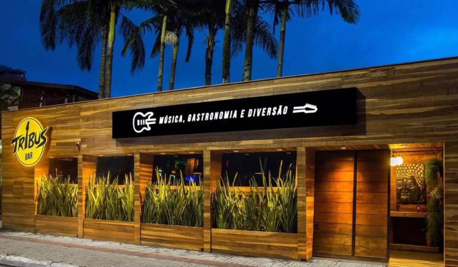 Fachada do Tribus Bar em Balneário Camboriú