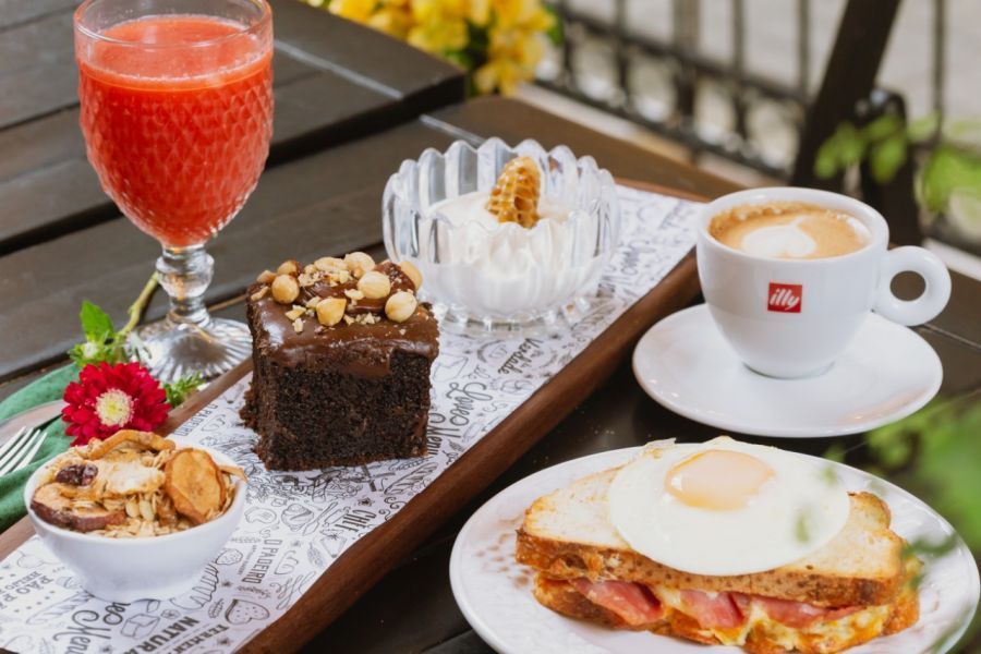 Café da tarde servido em cafeteria de Balneário Camboriú