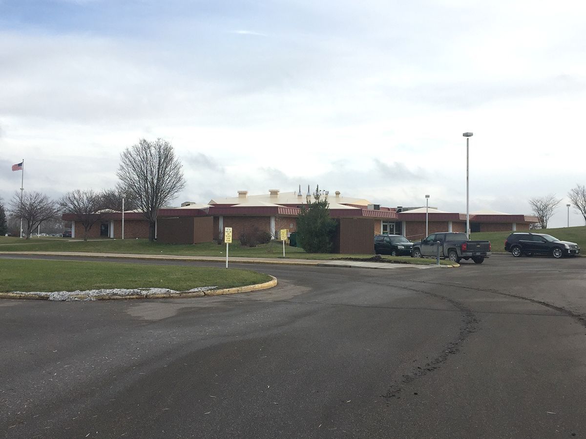 A fully adhered PVC Sarnafil roofing system and fascia panels were installed at Creek Valley Elementary School.