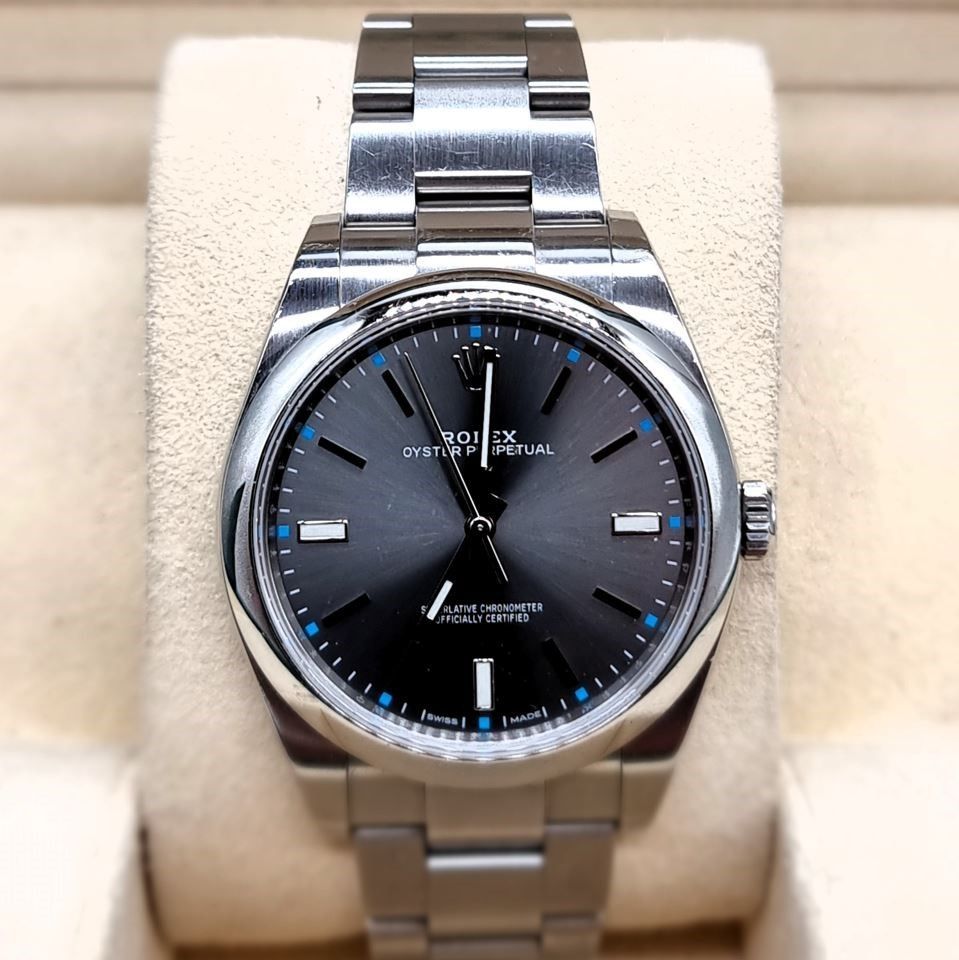 Orologio usato ricondizionato ROLEX OYSTER PERPETUAL DATE con cinturino in acciaio.