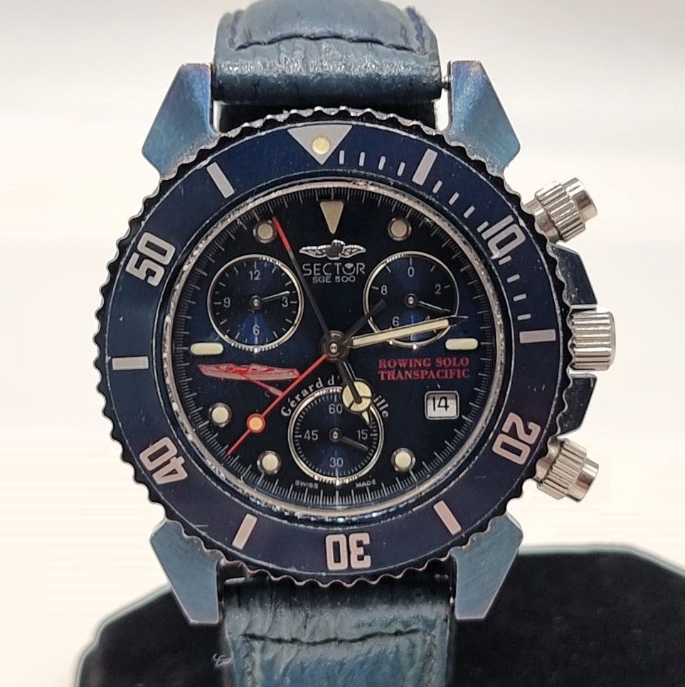 Orologio usato ricondizionato SECTOR con cinturino in pelle.