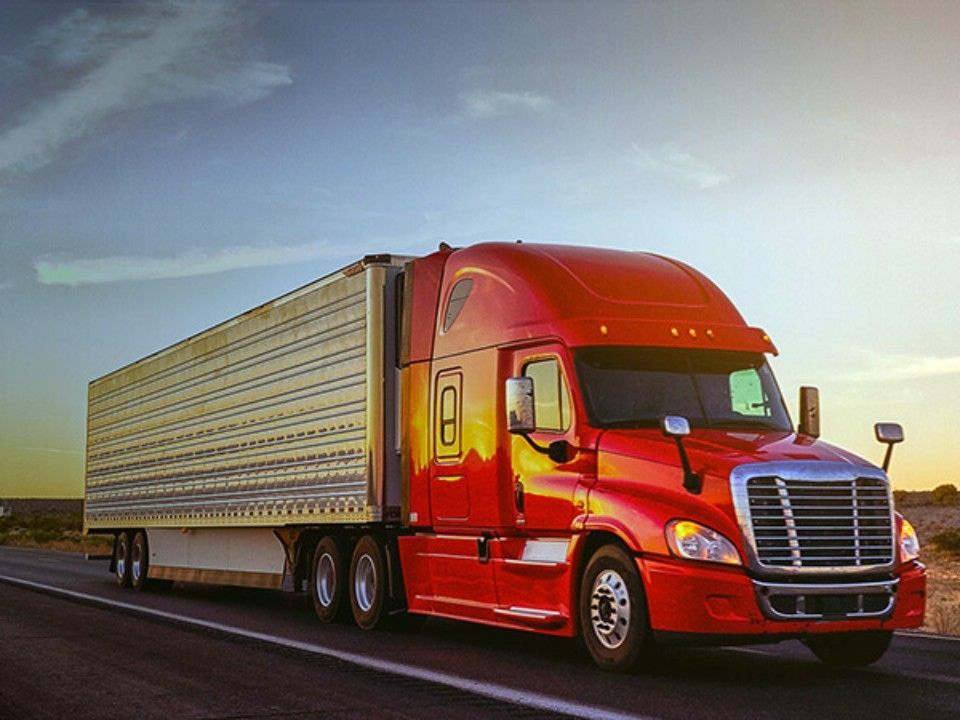 Camion su strada