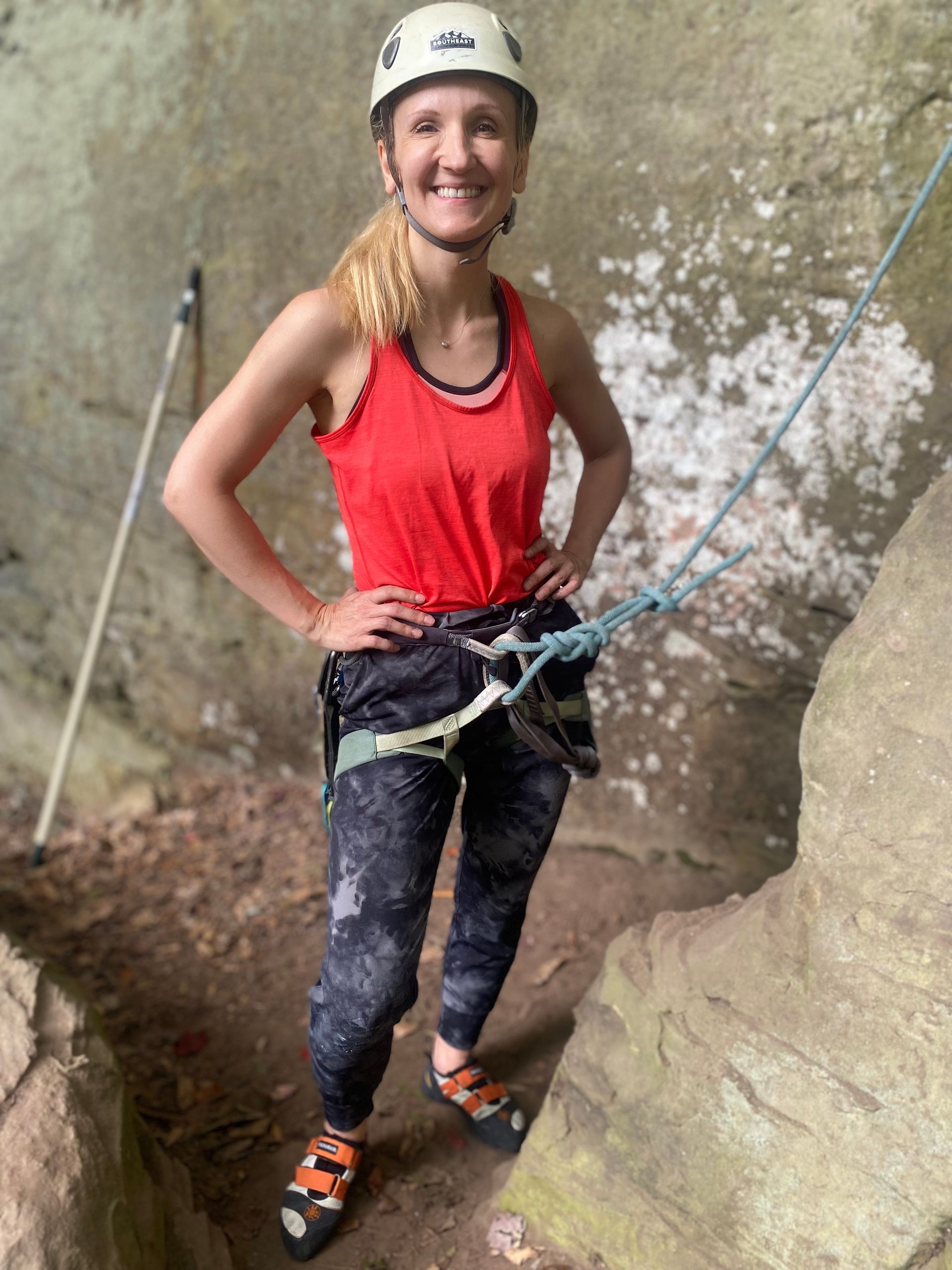 climber in the red river gorge dressed for the summer heat