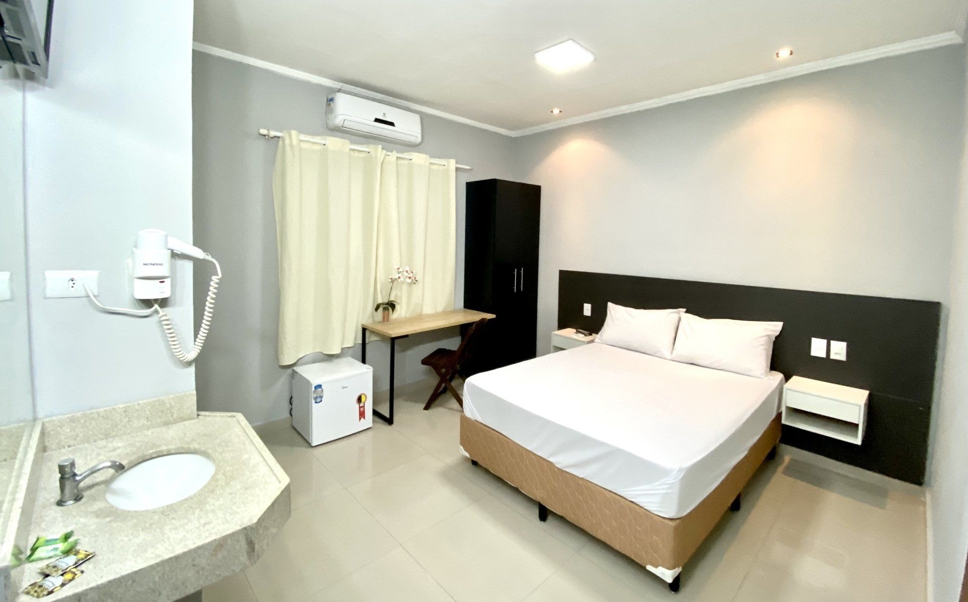 quarto cama de casal