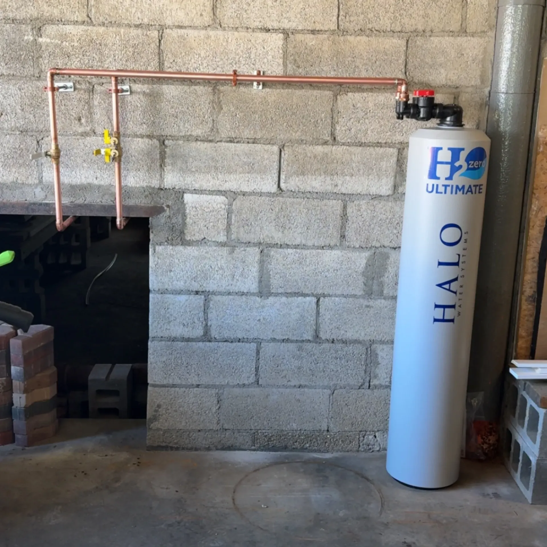 Apex Climate Control - A white cylinder with the word halo on it