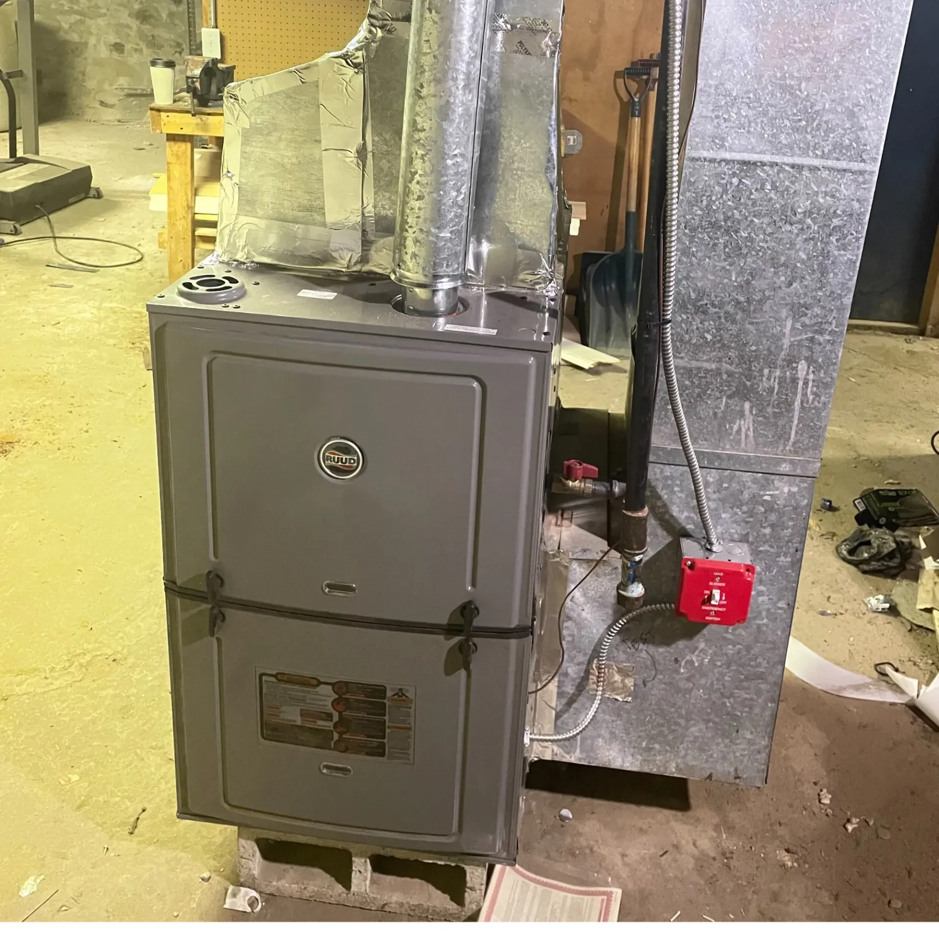 Apex Climate Control - A gray box with the letter e on it