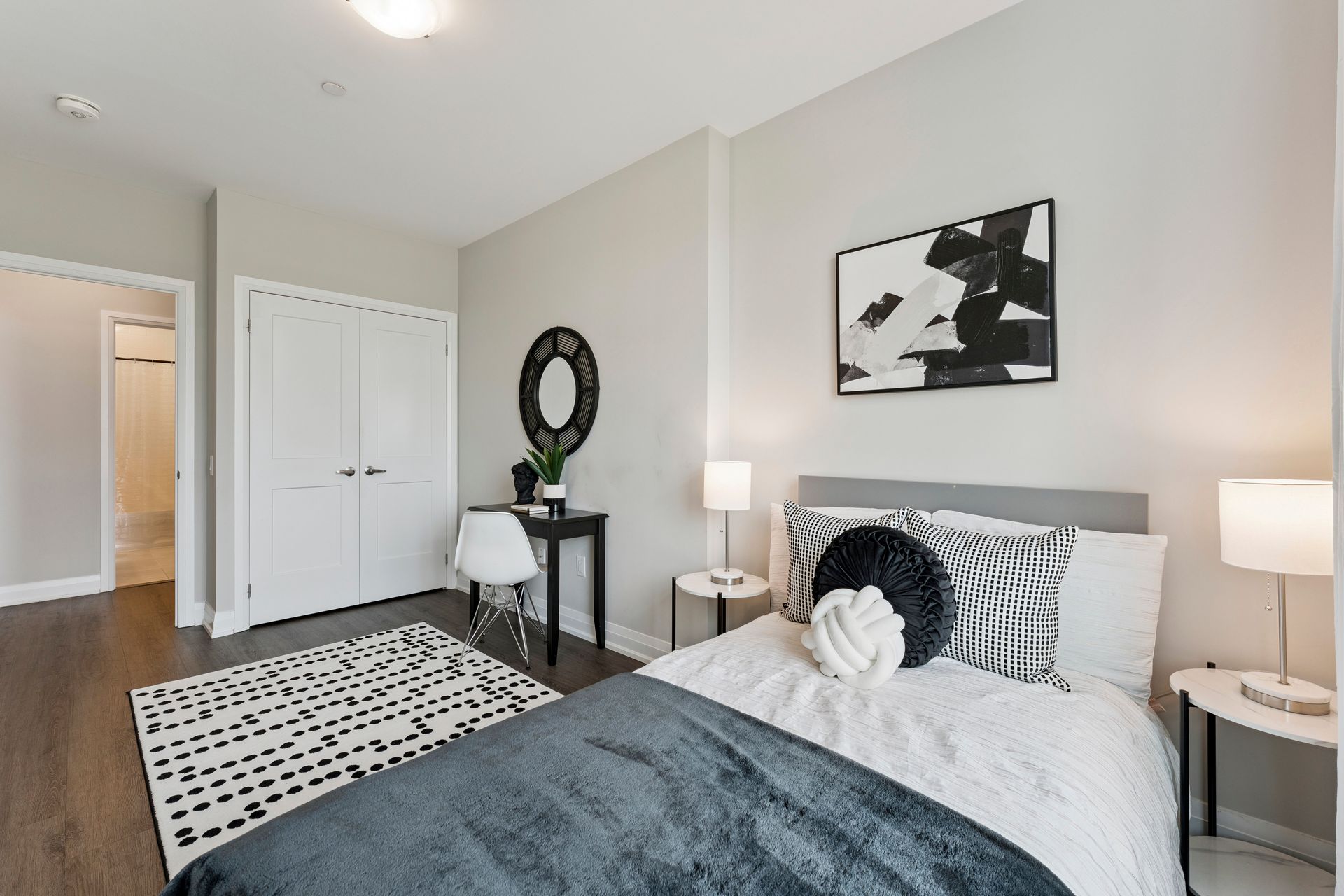 2nd bedroom