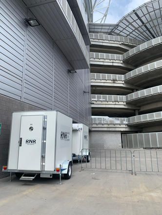 Mobile Cool Room in Front of Building — Auburn, NSW — RNR Mobile Cool Rooms