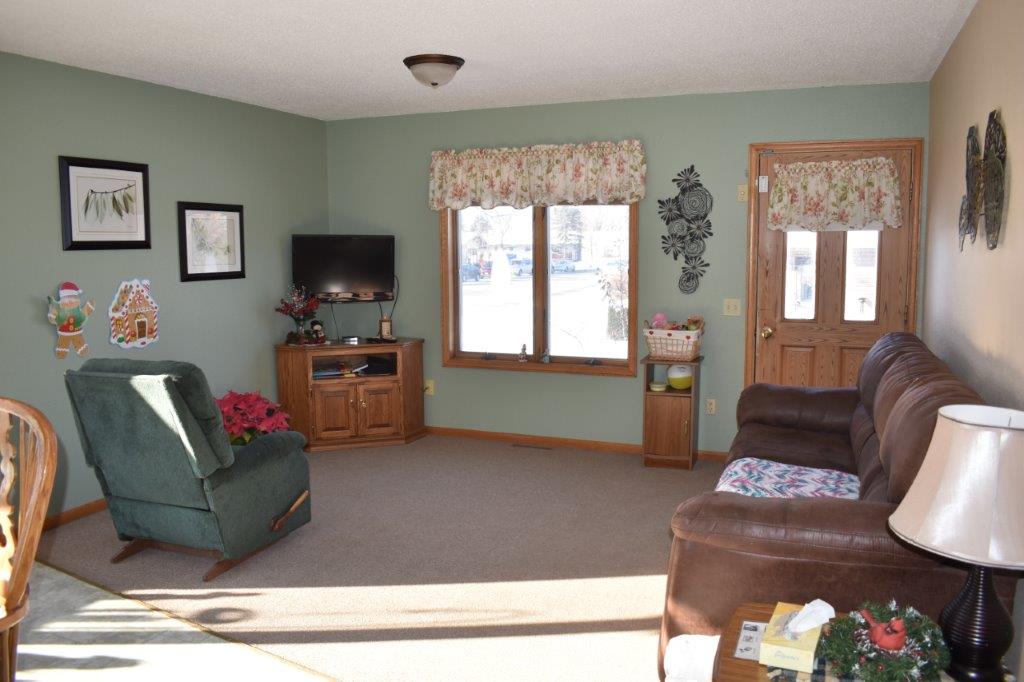 United Friends Pierz Living room